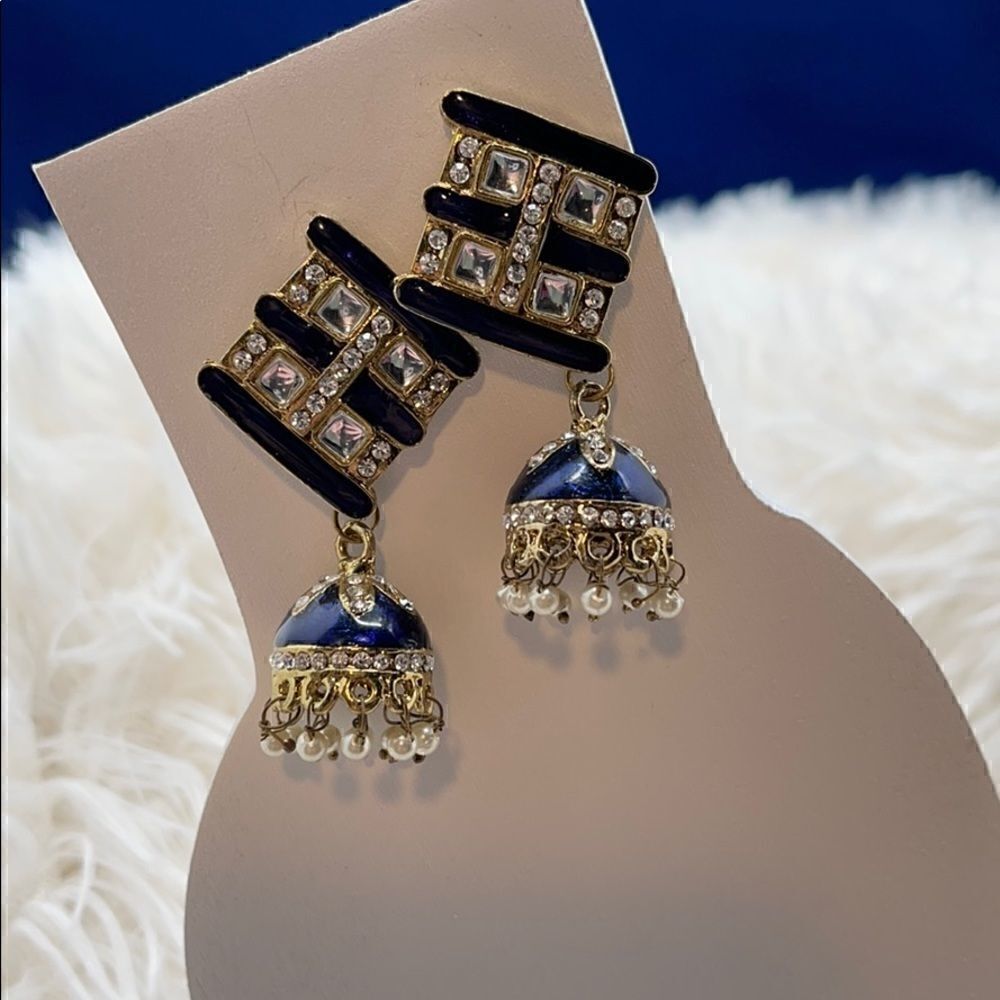 Vintage earrings - Picture 2 of 2